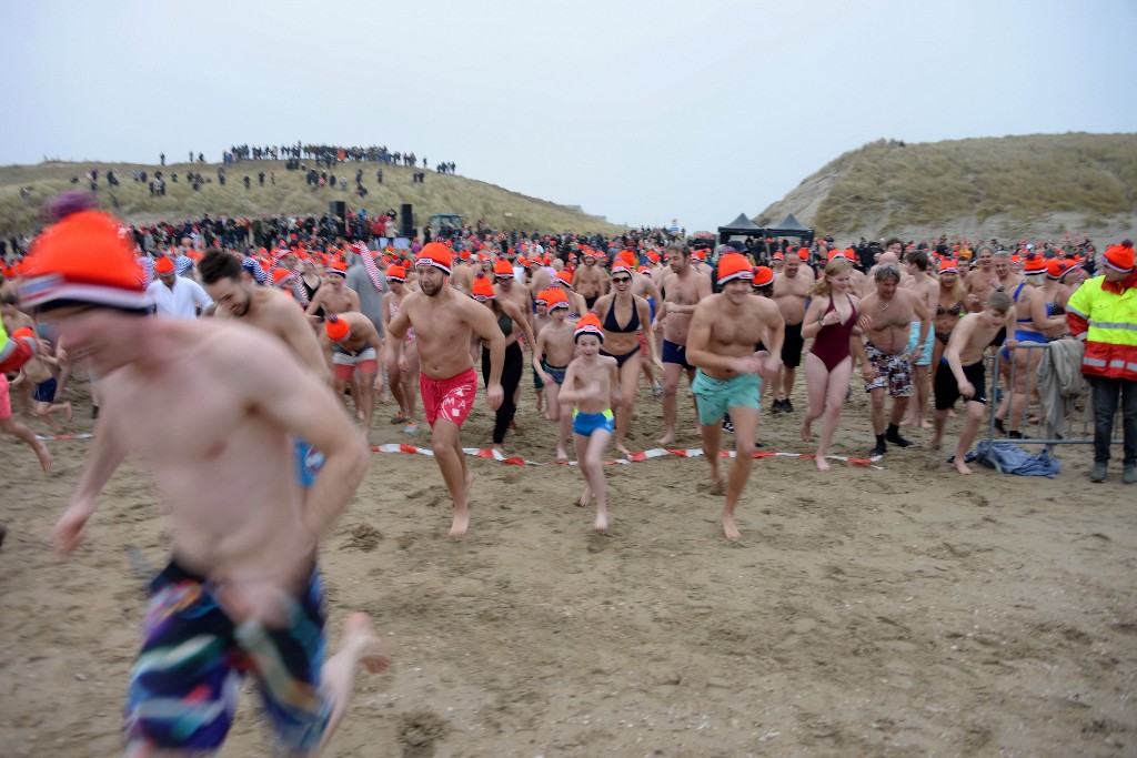 ../Images/Nieuwjaarsduik Nederzandt 2020 033.jpg